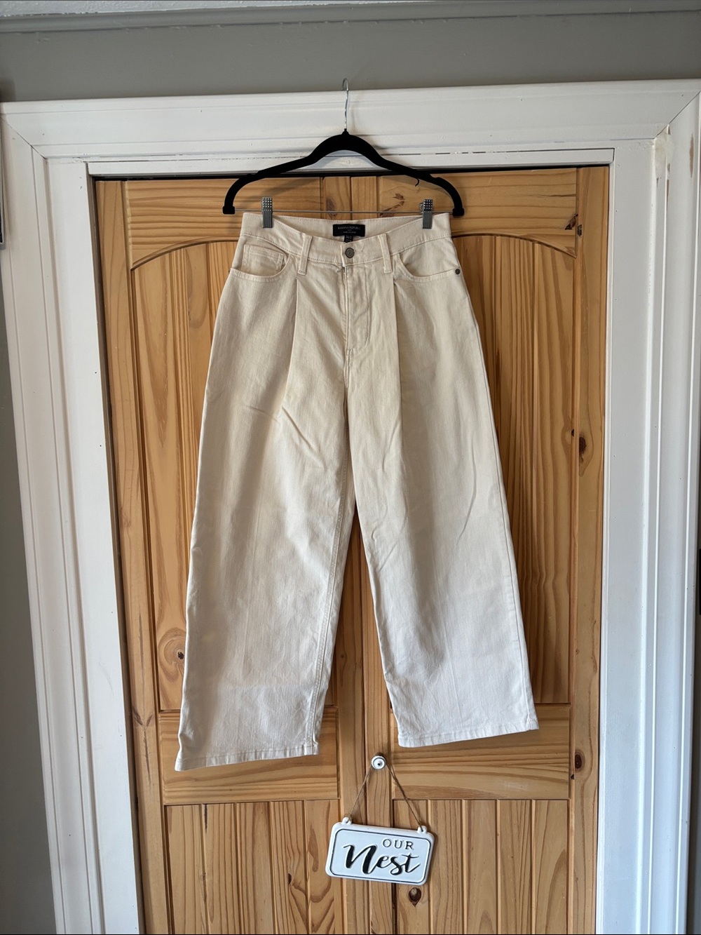 Banana Republic Cropped Wide-Leg Jeans in Cream 26/2